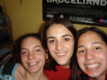 Vous me manquez ttes les deux... !